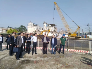 合肥市副市长王民生视察和平路智能围挡喷雾降尘系统